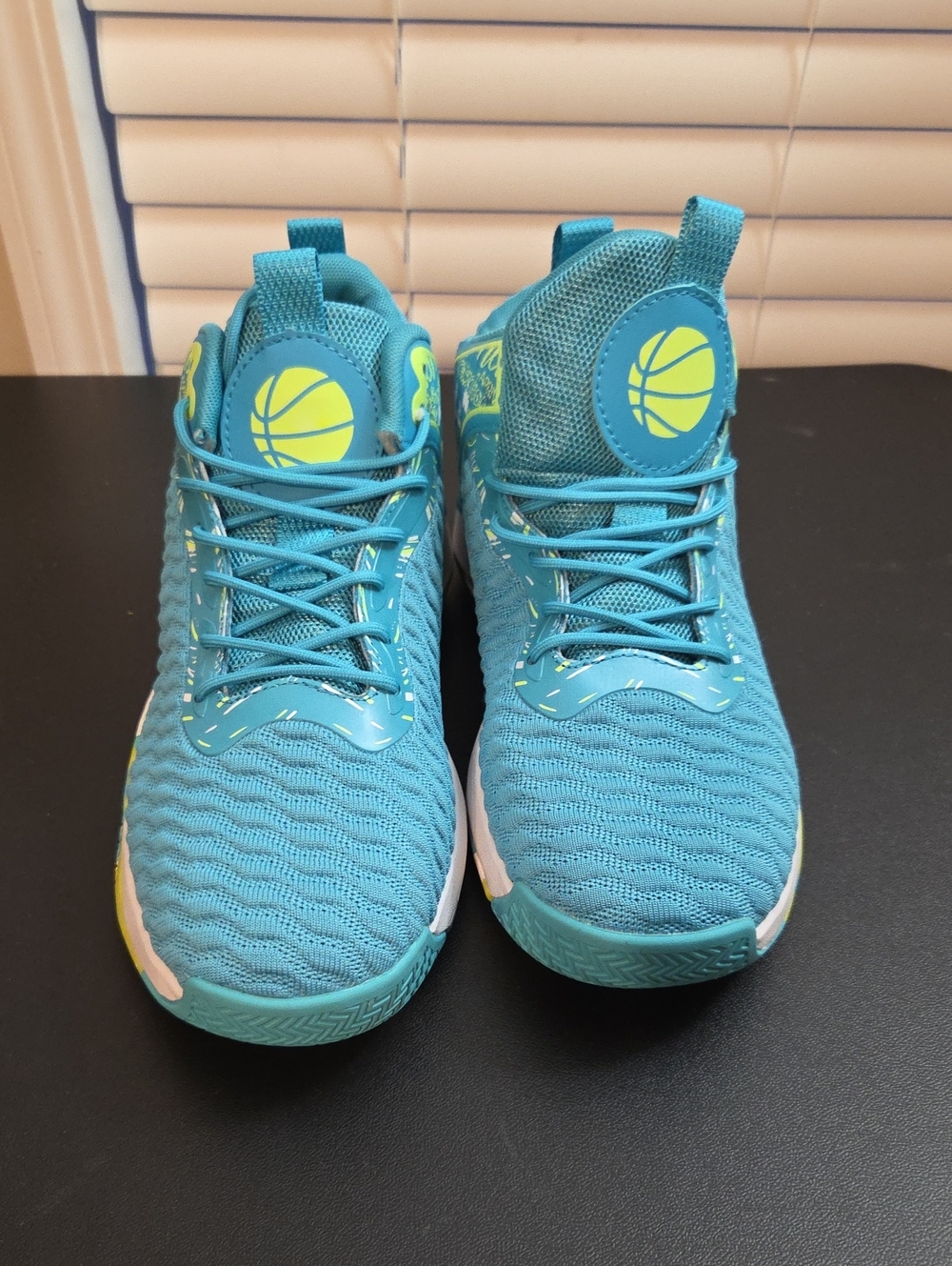 Source Unknown Teal Athletic Basketball Shoes with Lime Accents NWOT